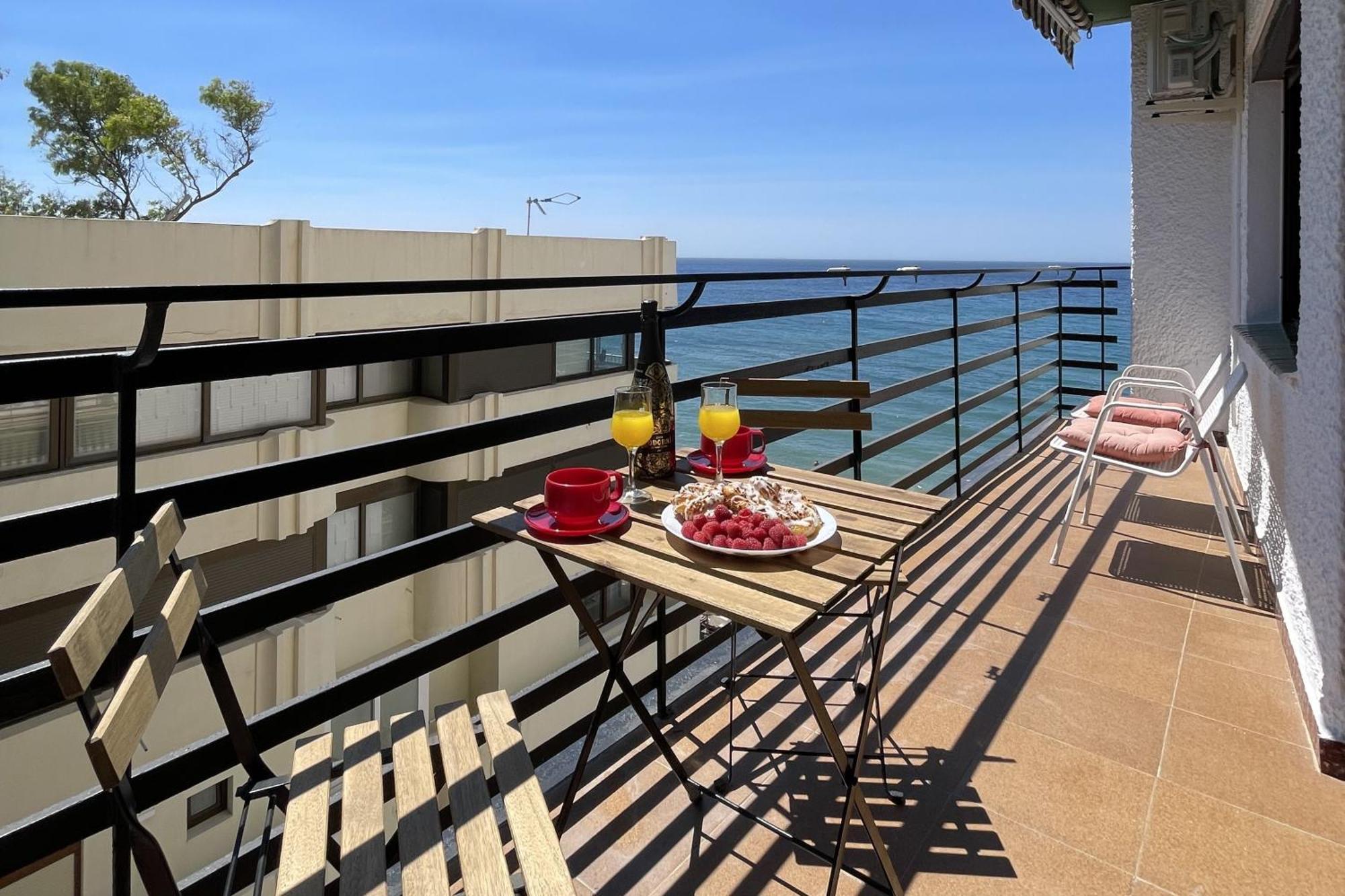 Mediterraneo 508. Fantastic Studio On The Beachfront With Sea Views. Marbella Exterior photo